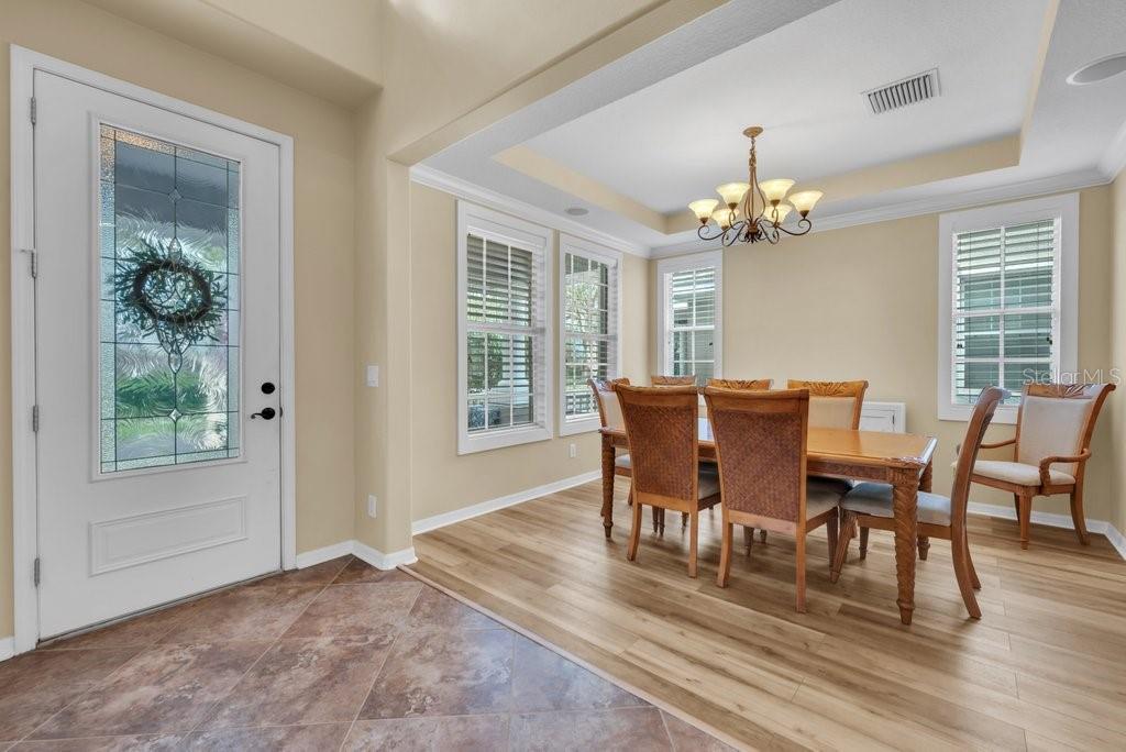 Image 7 of 36 For 16001 Loneoak View Drive