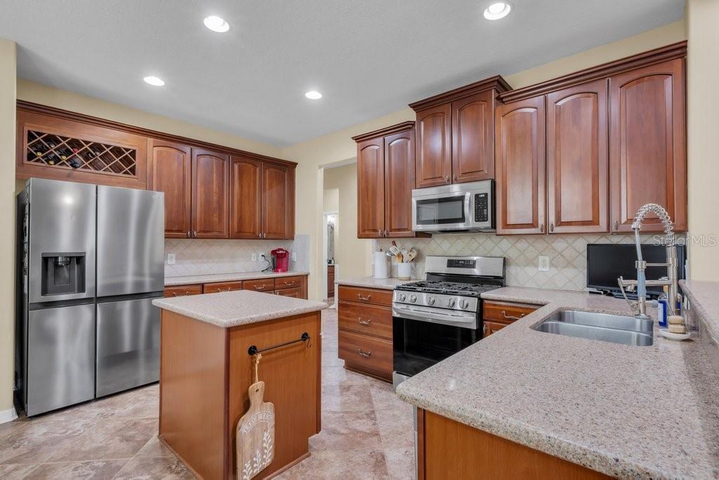 Image 9 of 36 For 16001 Loneoak View Drive