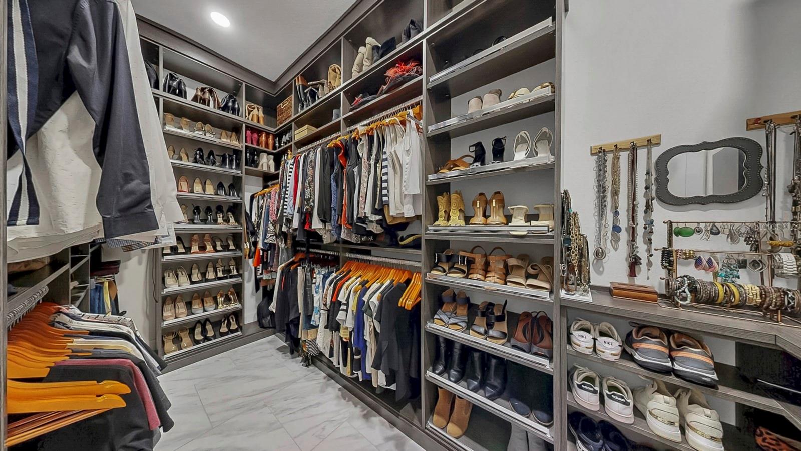 Image 33 of 100 For 701 Pinckney Drive