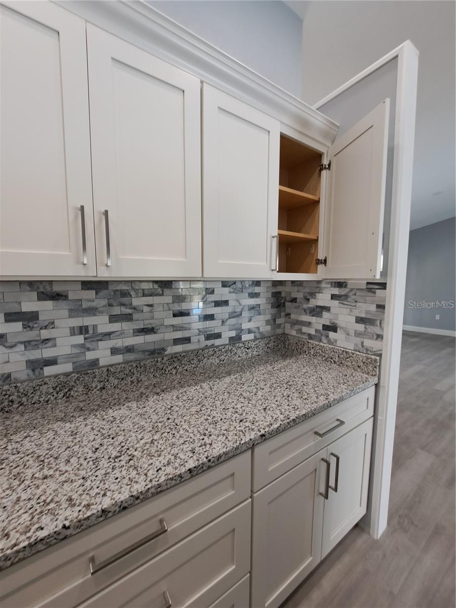 Image 16 of 94 For 26 Clintwood Avenue