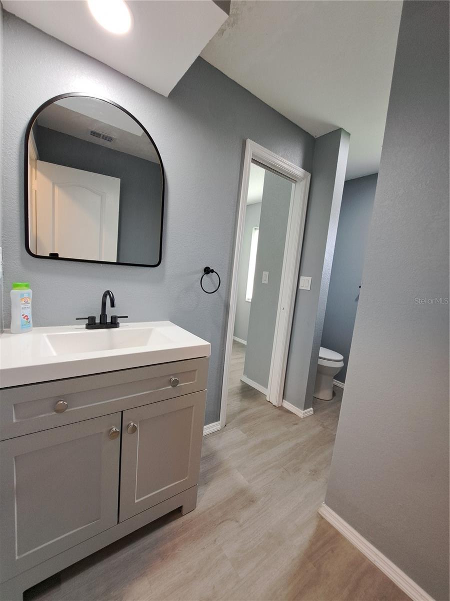 Image 30 of 94 For 26 Clintwood Avenue