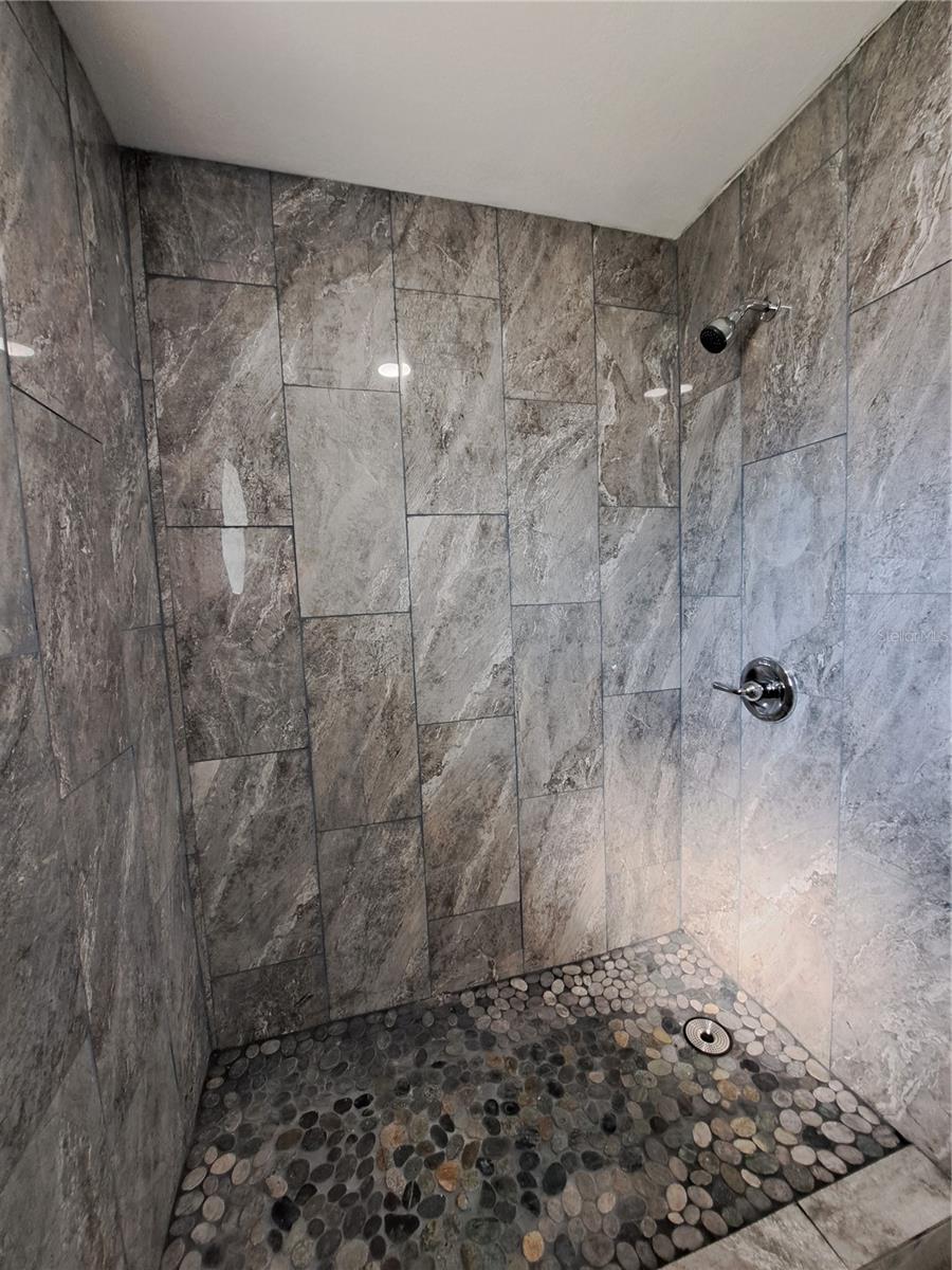 Image 33 of 94 For 26 Clintwood Avenue