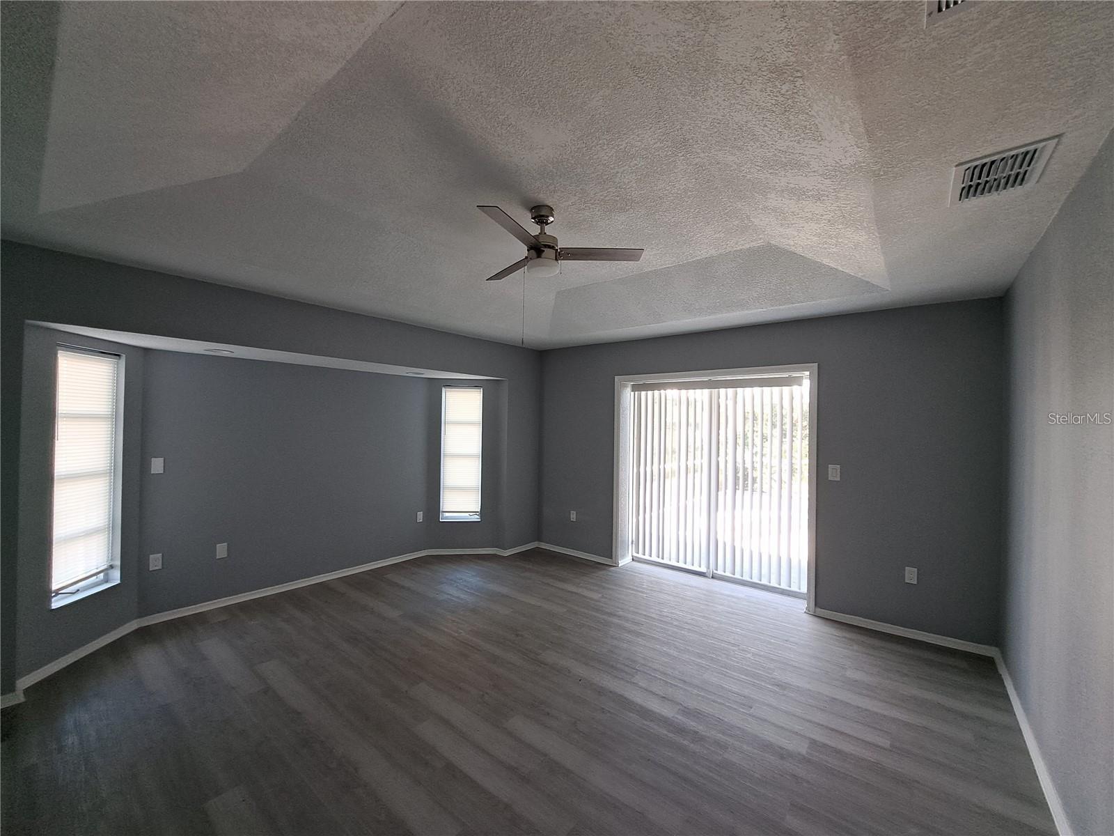 Image 42 of 94 For 26 Clintwood Avenue