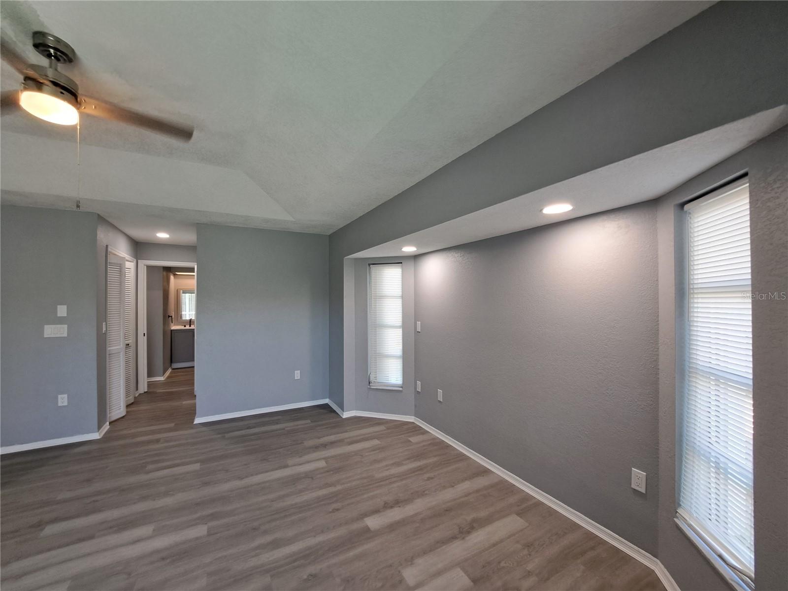 Image 45 of 94 For 26 Clintwood Avenue