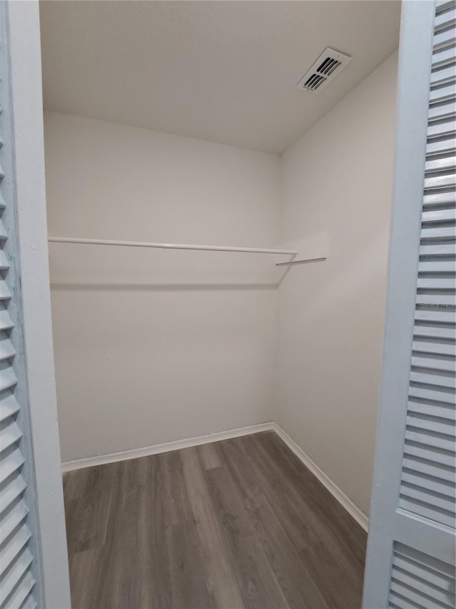 Image 48 of 94 For 26 Clintwood Avenue