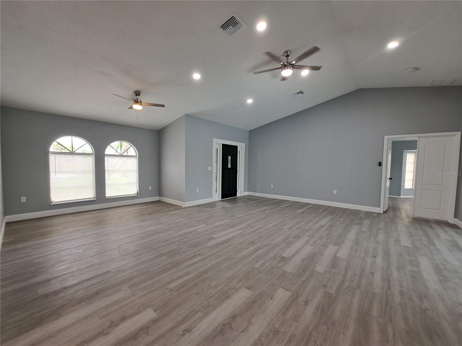 Image 8 of 94 For 26 Clintwood Avenue