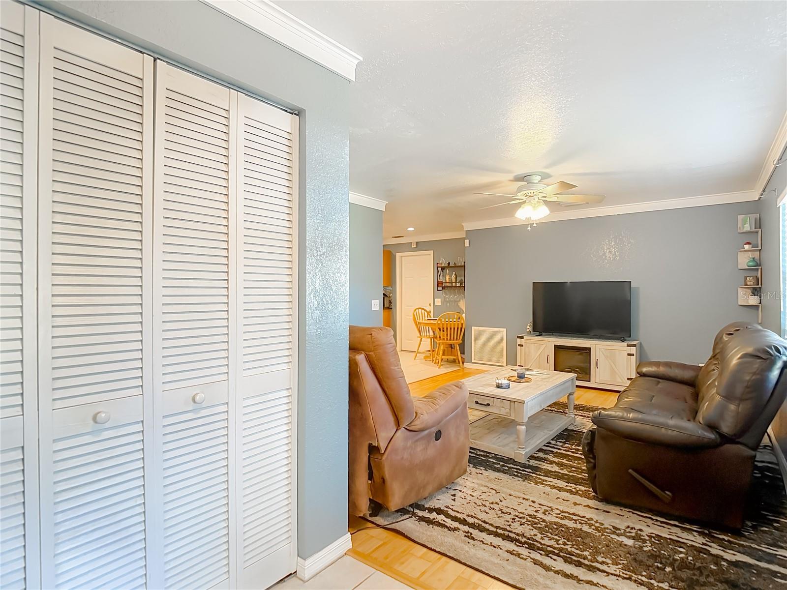 Image 5 of 52 For 501 Pheasant Place