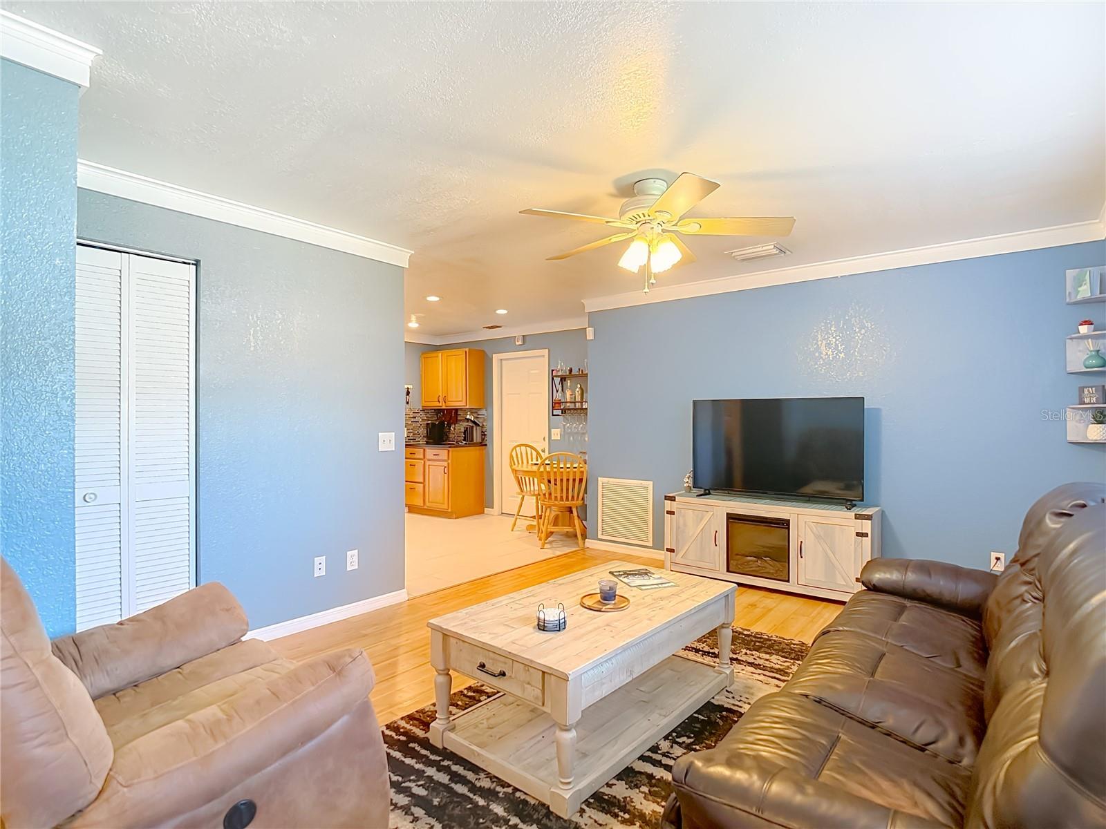 Image 7 of 52 For 501 Pheasant Place