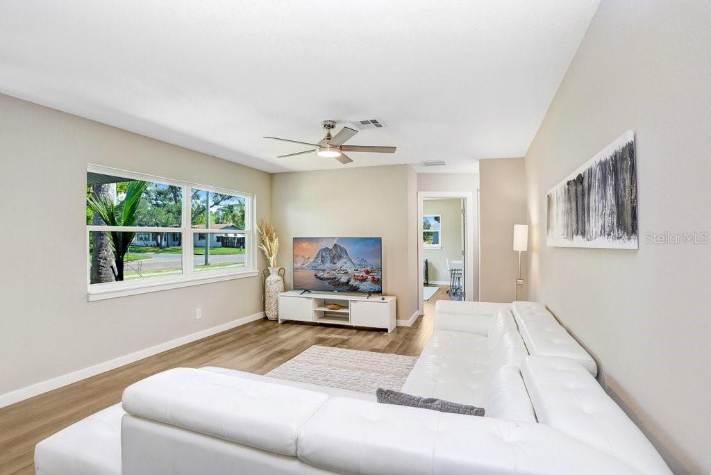 Image 10 of 28 For 5032 Chancellor Street Ne