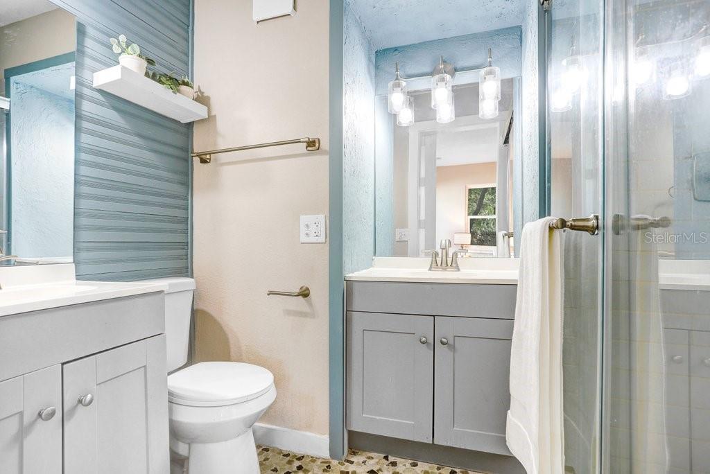 Image 16 of 28 For 5032 Chancellor Street Ne