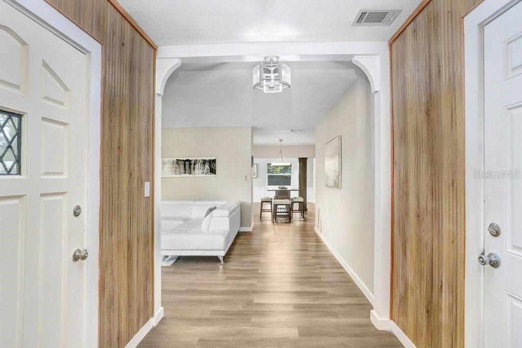 Image 3 of 28 For 5032 Chancellor Street Ne