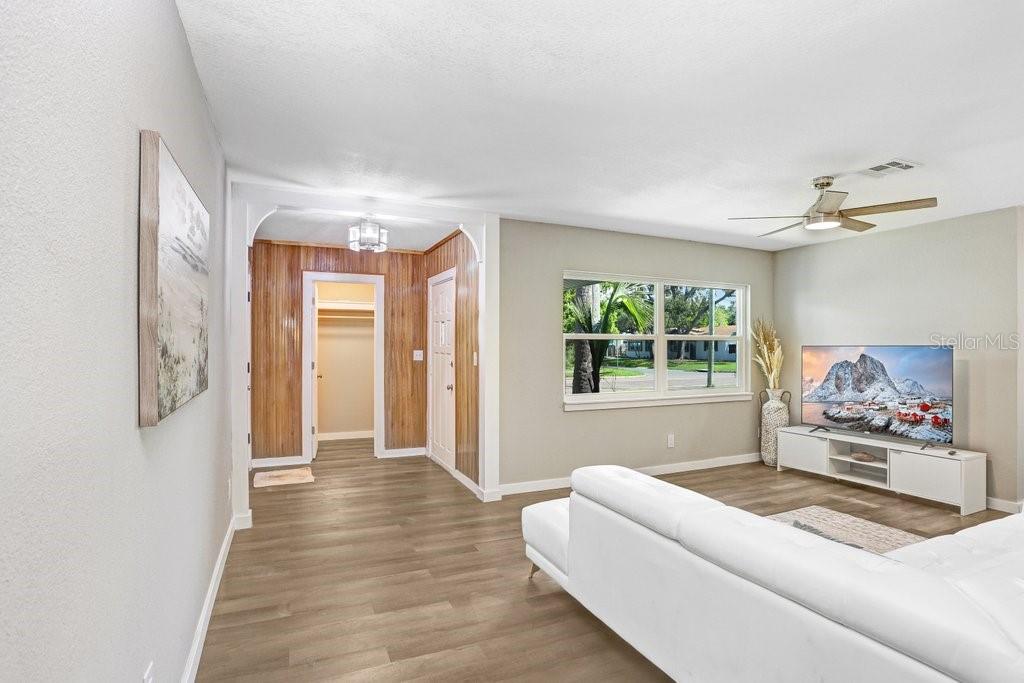 Image 6 of 28 For 5032 Chancellor Street Ne