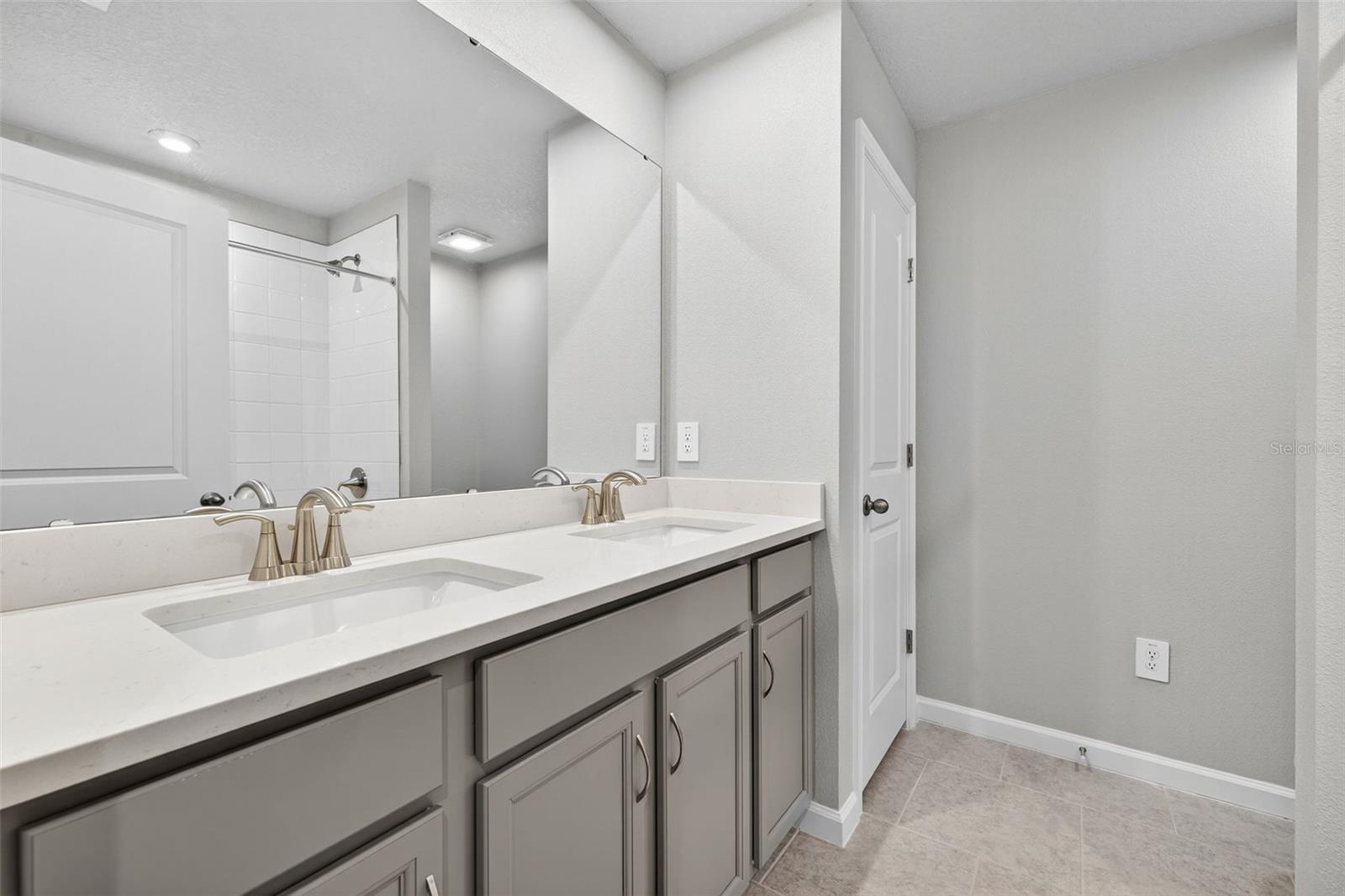 Image 24 of 33 For 3422 Timber Crossing Avenue