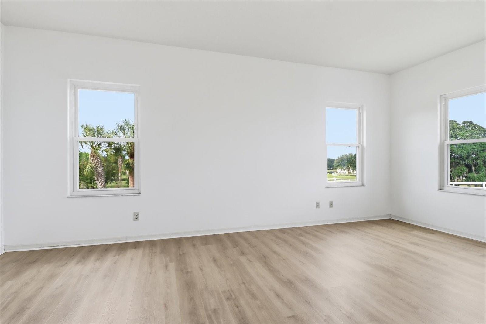 Image 17 of 37 For 271 Hambletonian Drive