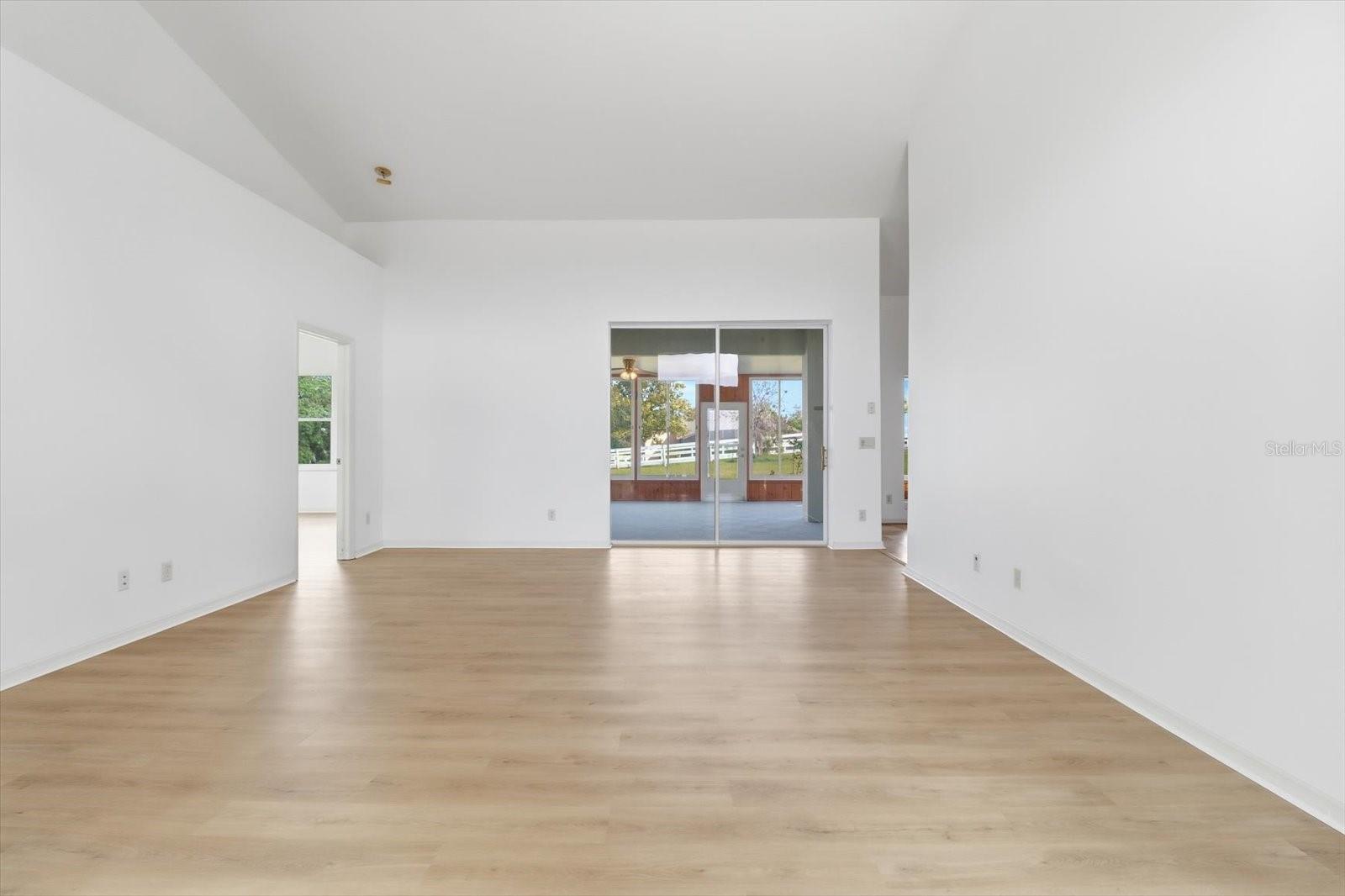 Image 9 of 37 For 271 Hambletonian Drive