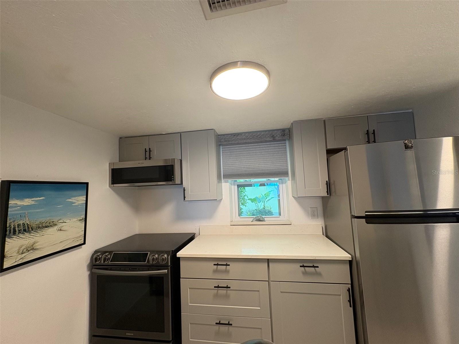 Image 12 of 45 For 464 Paula Drive N 116