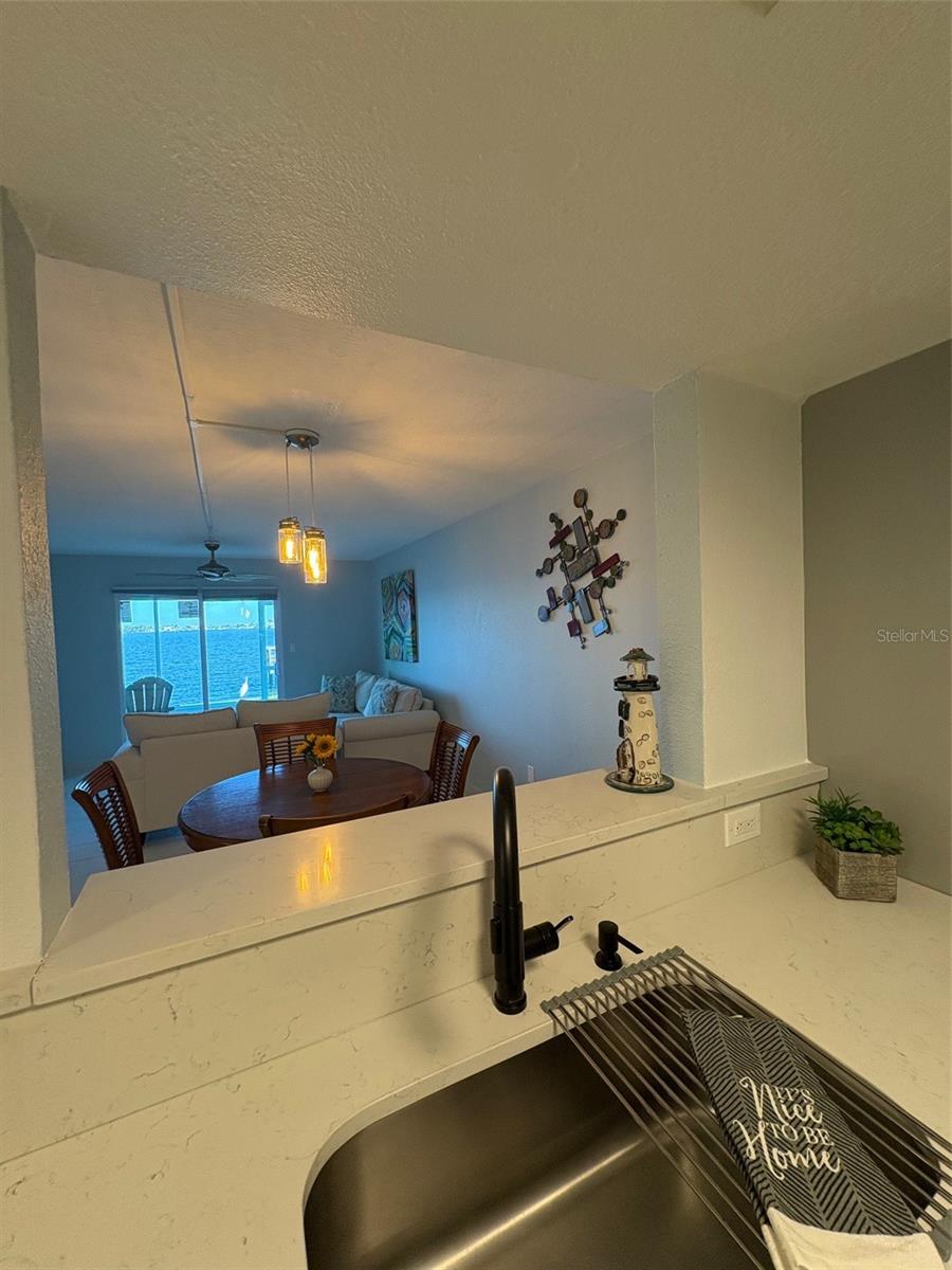 Image 14 of 45 For 464 Paula Drive N 116