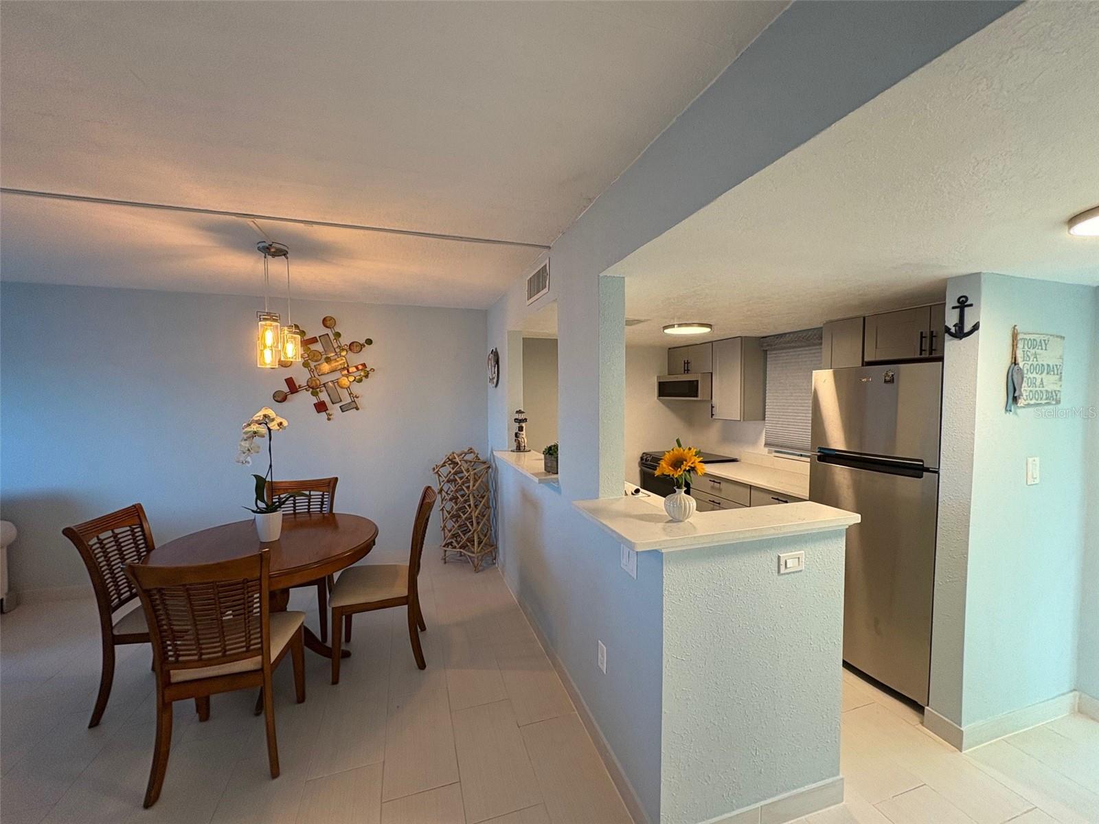 Image 15 of 45 For 464 Paula Drive N 116