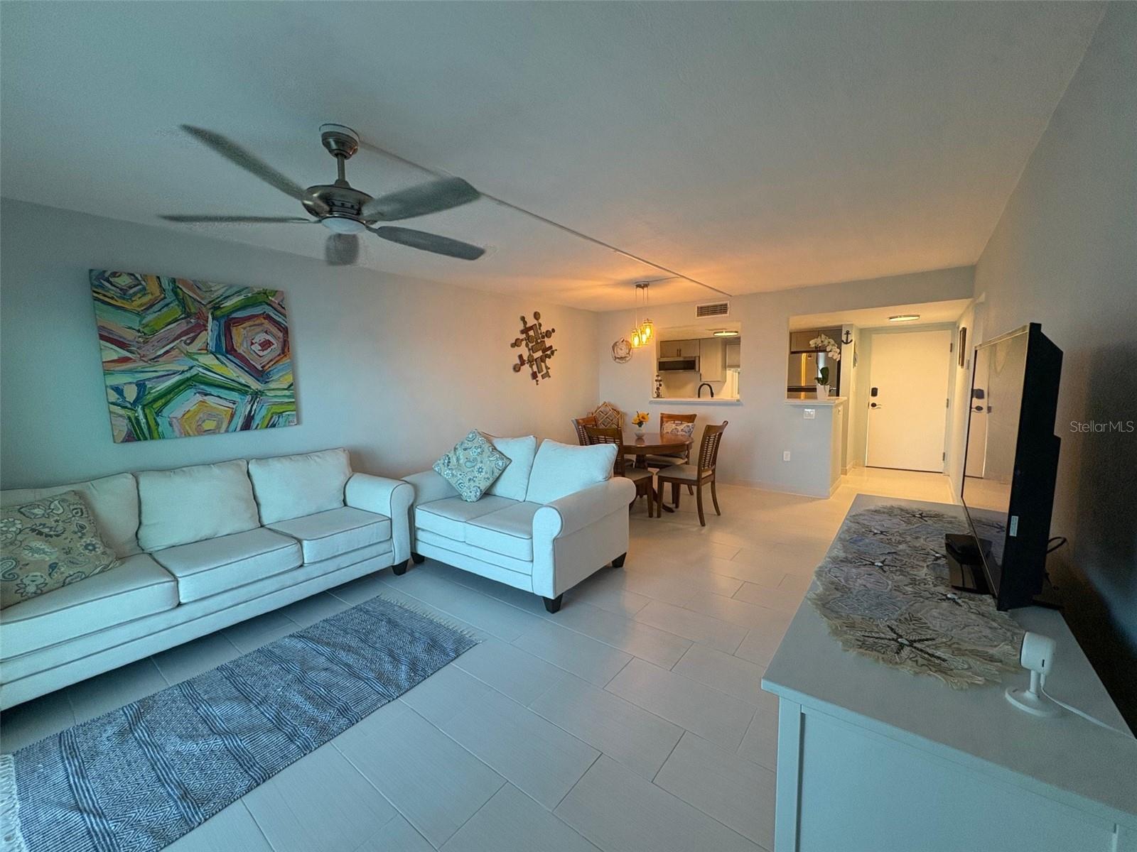 Image 23 of 45 For 464 Paula Drive N 116