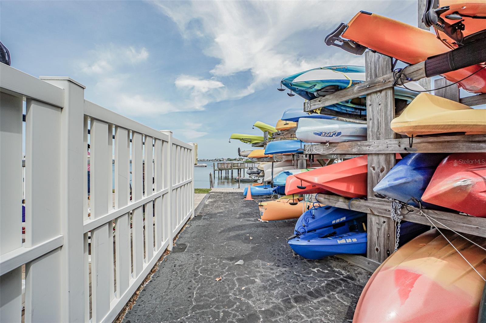 Image 41 of 45 For 464 Paula Drive N 116