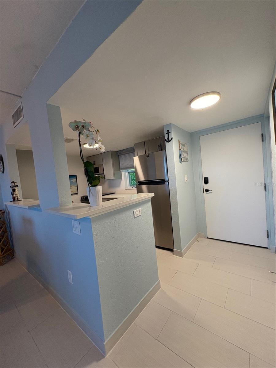 Image 5 of 45 For 464 Paula Drive N 116