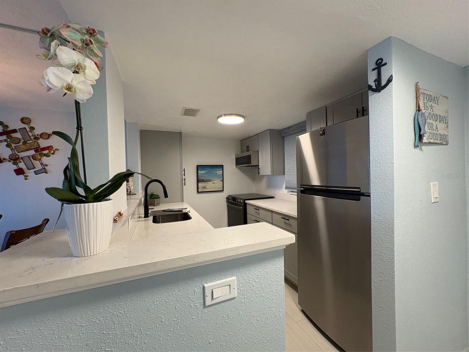 Image 8 of 45 For 464 Paula Drive N 116