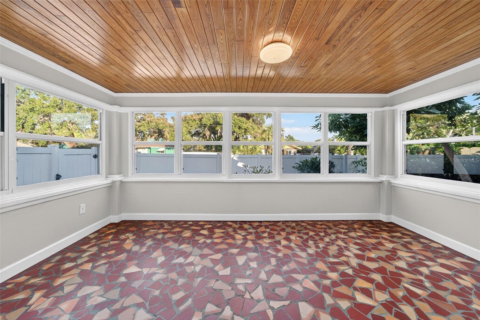 Image 20 of 90 For 4900 27th Avenue S