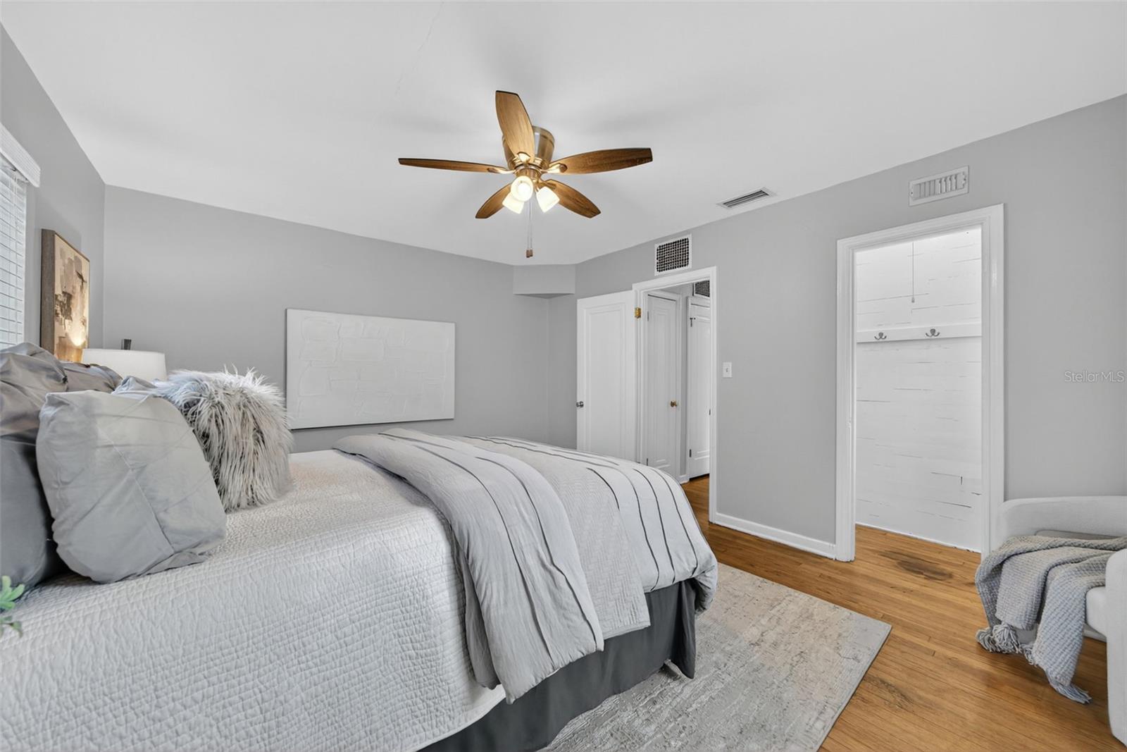 Image 36 of 90 For 4900 27th Avenue S