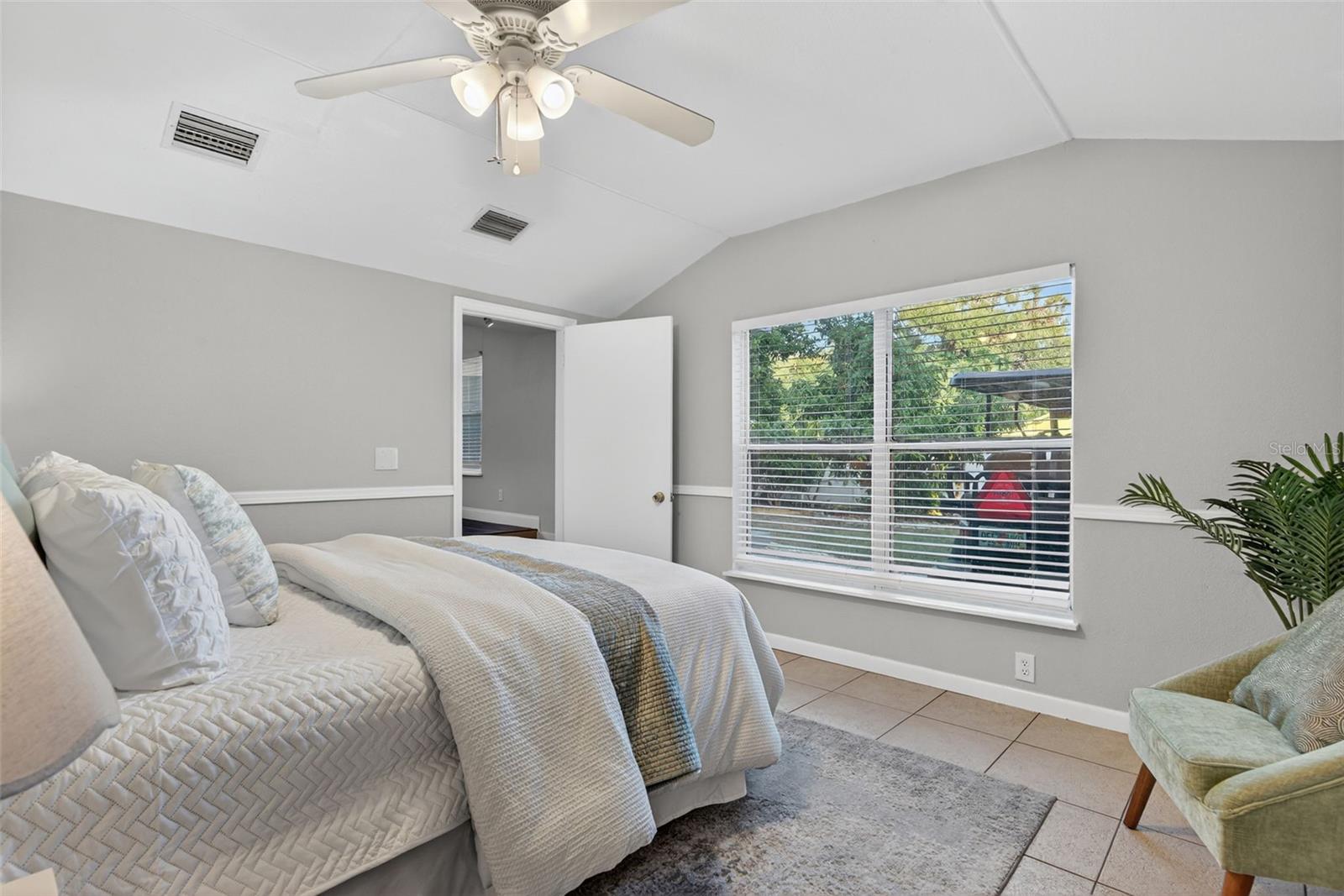 Image 49 of 90 For 4900 27th Avenue S