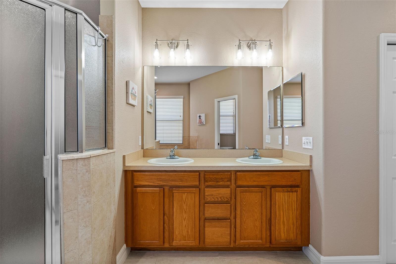 Image 23 of 37 For 11749 Summer Springs Drive