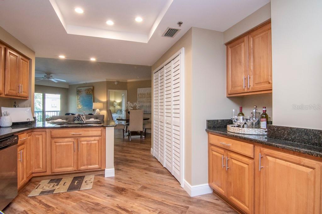 Image 12 of 52 For 1002 Harbour Island Boulevard 1302