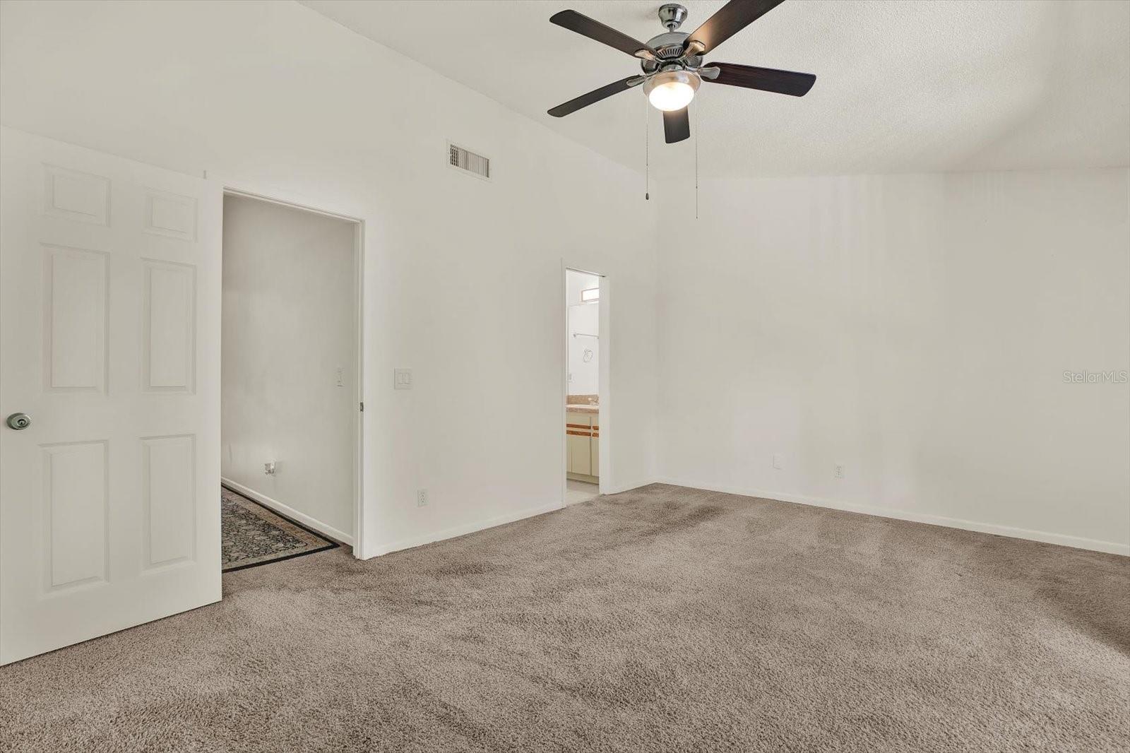 Image 23 of 40 For 1910 Sligh Avenue D104