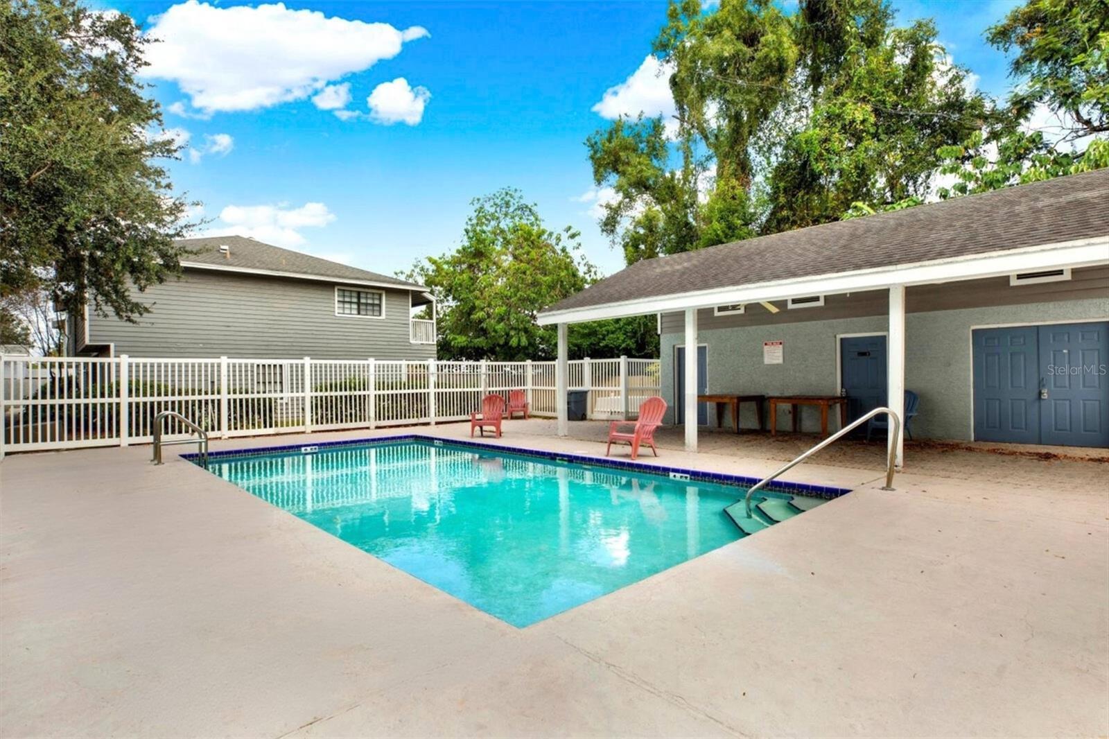 Image 32 of 40 For 1910 Sligh Avenue D104