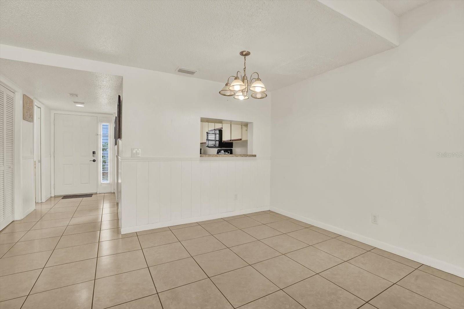 Image 9 of 40 For 1910 Sligh Avenue D104