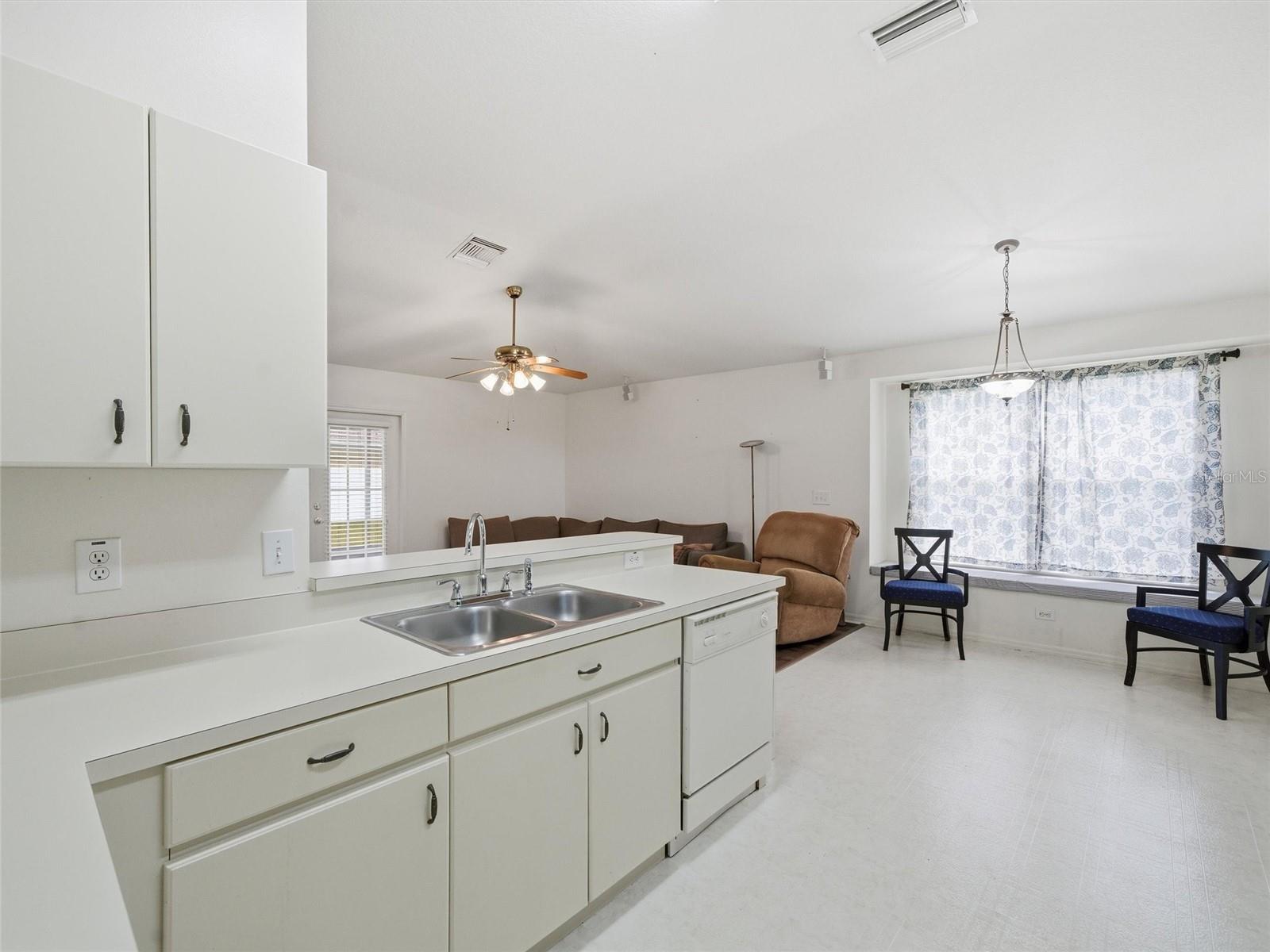 Image 12 of 38 For 4647 Tailfeather Court