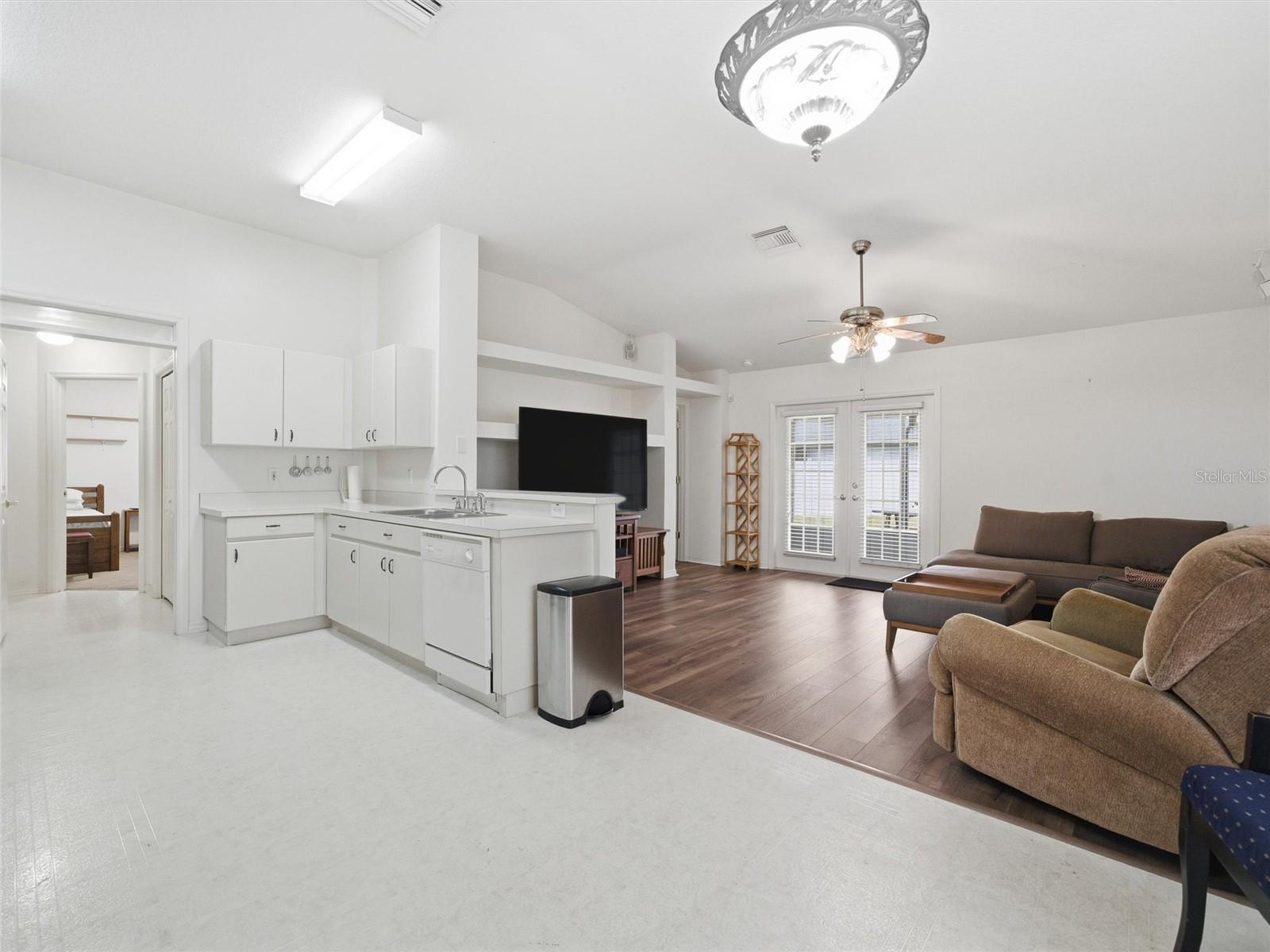 Image 16 of 38 For 4647 Tailfeather Court