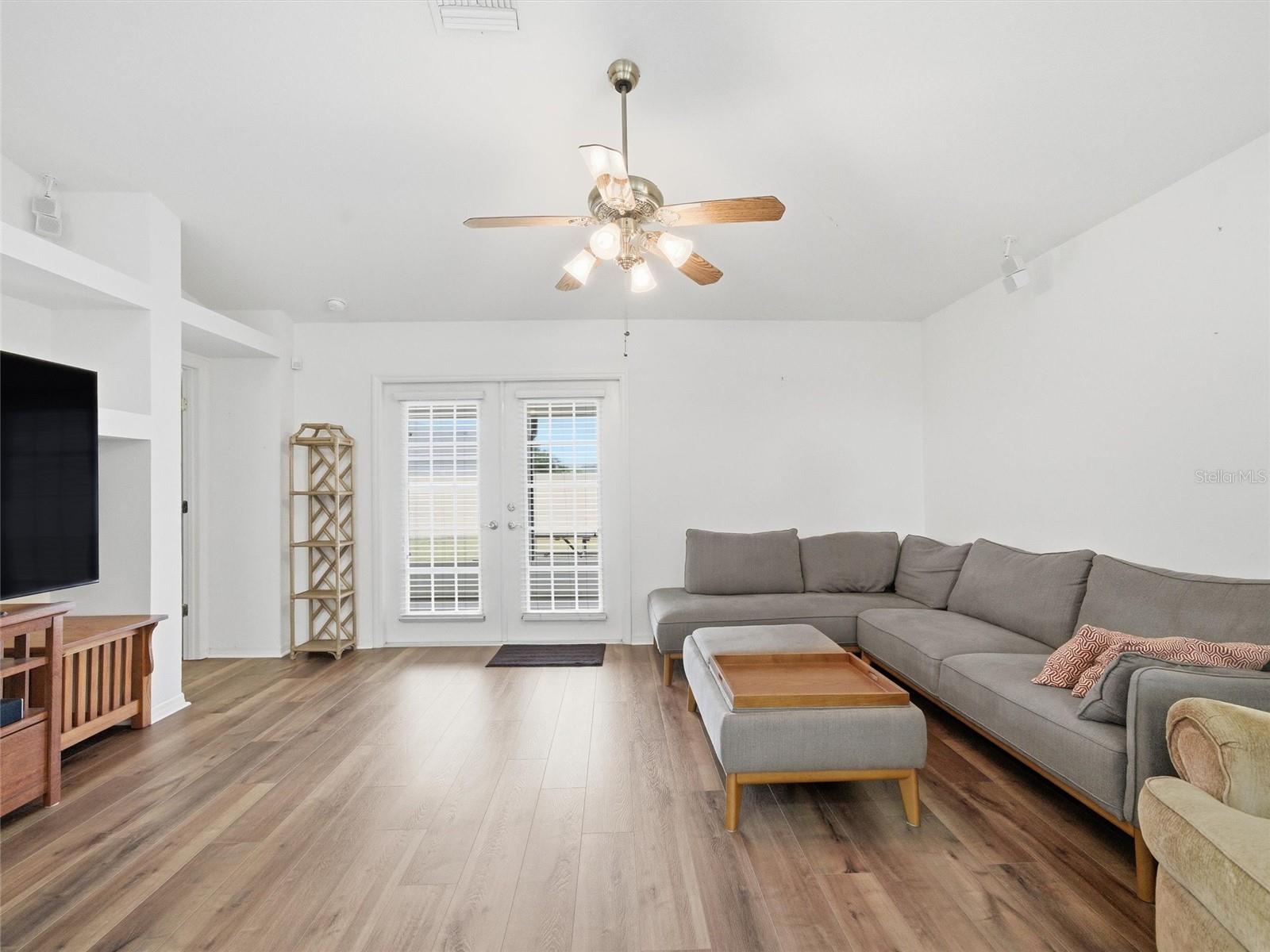 Image 17 of 38 For 4647 Tailfeather Court