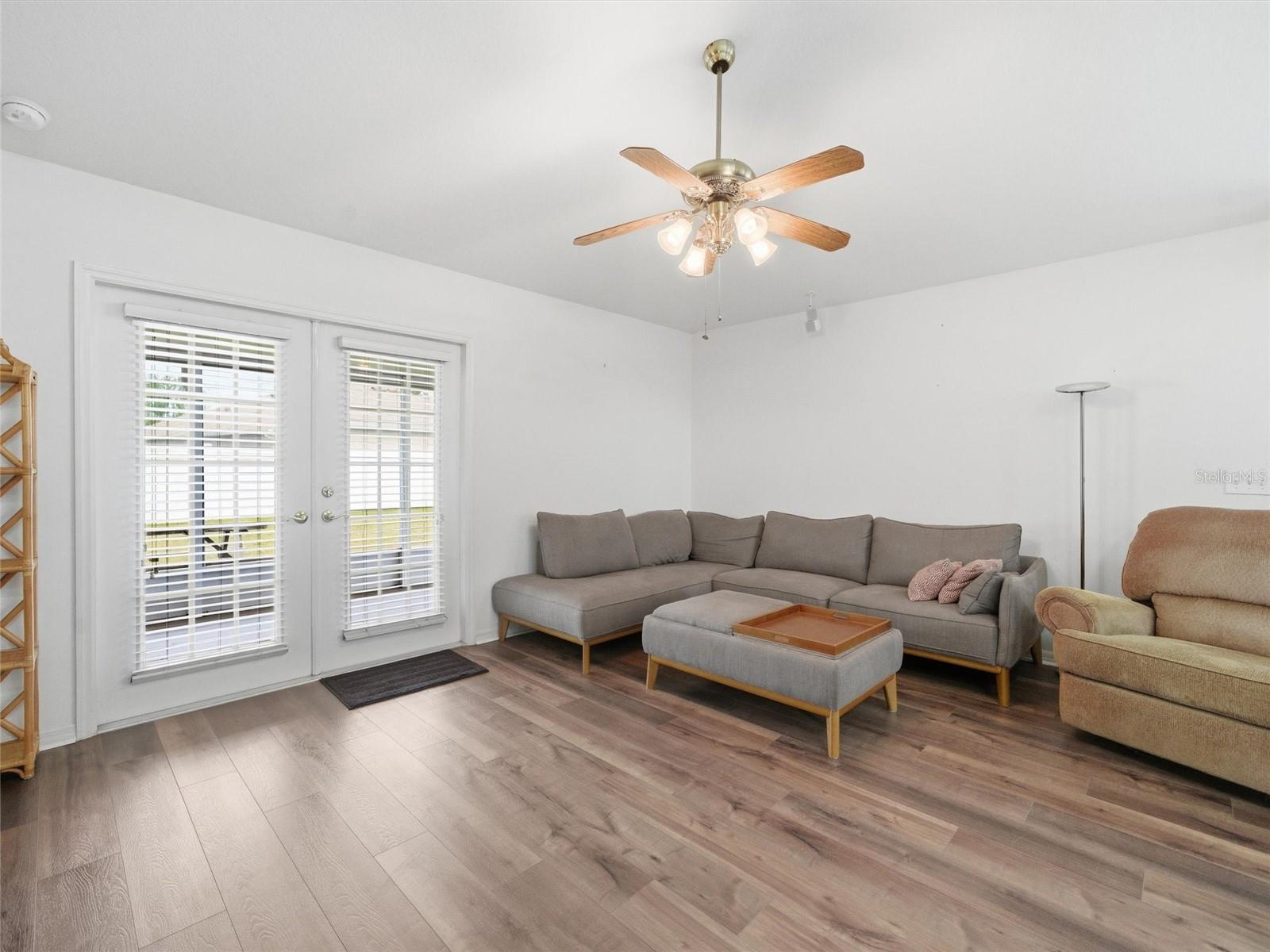 Image 18 of 38 For 4647 Tailfeather Court