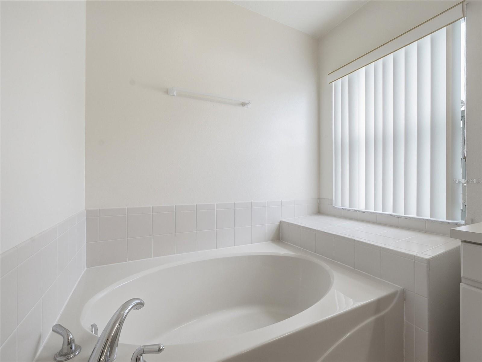 Image 27 of 38 For 4647 Tailfeather Court