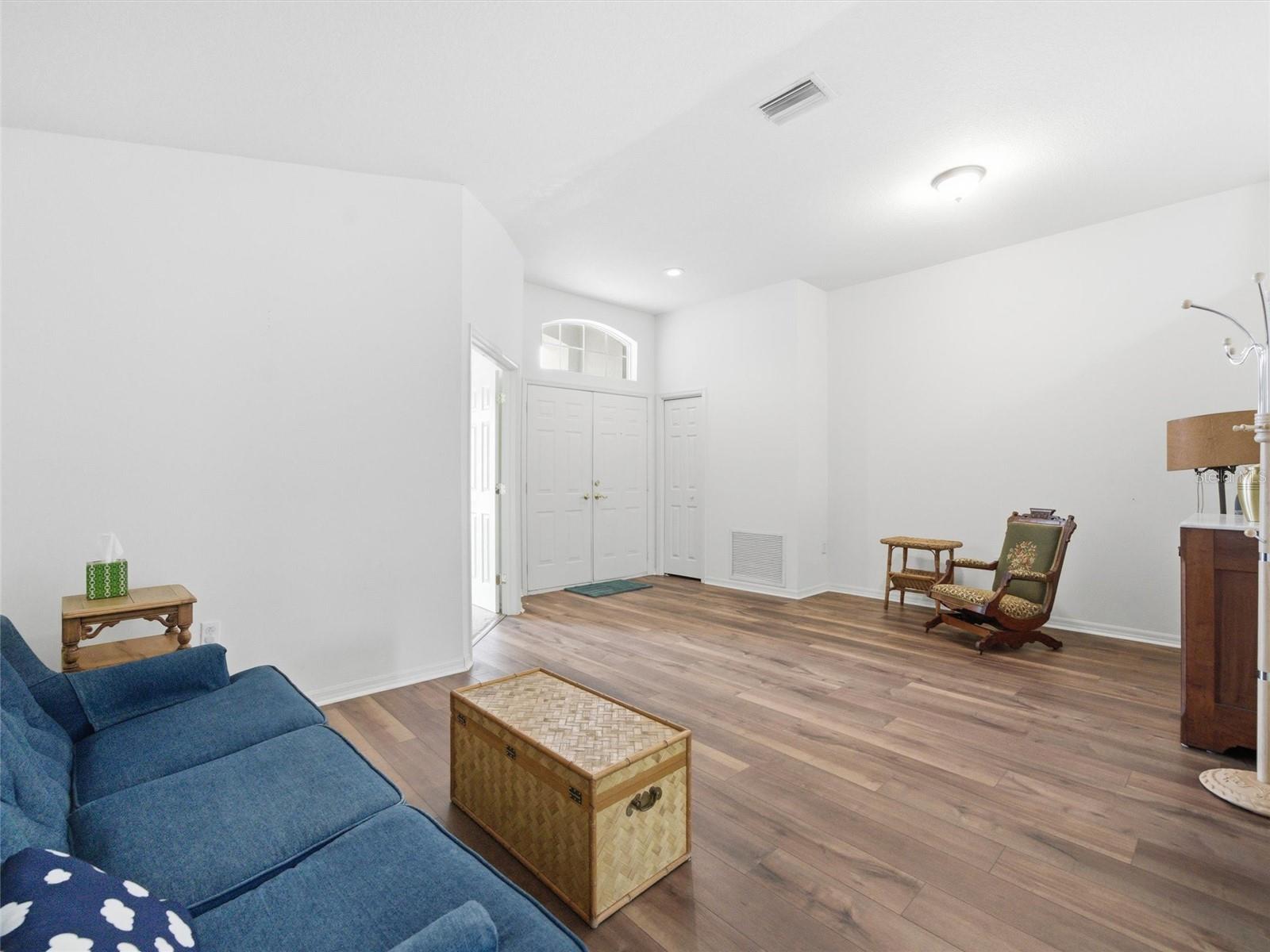 Image 7 of 38 For 4647 Tailfeather Court