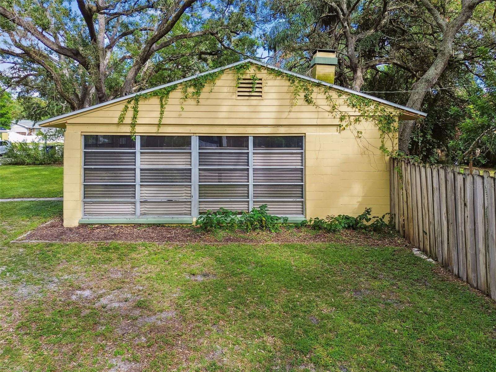 Image 2 of 49 For 1001 Fern Street