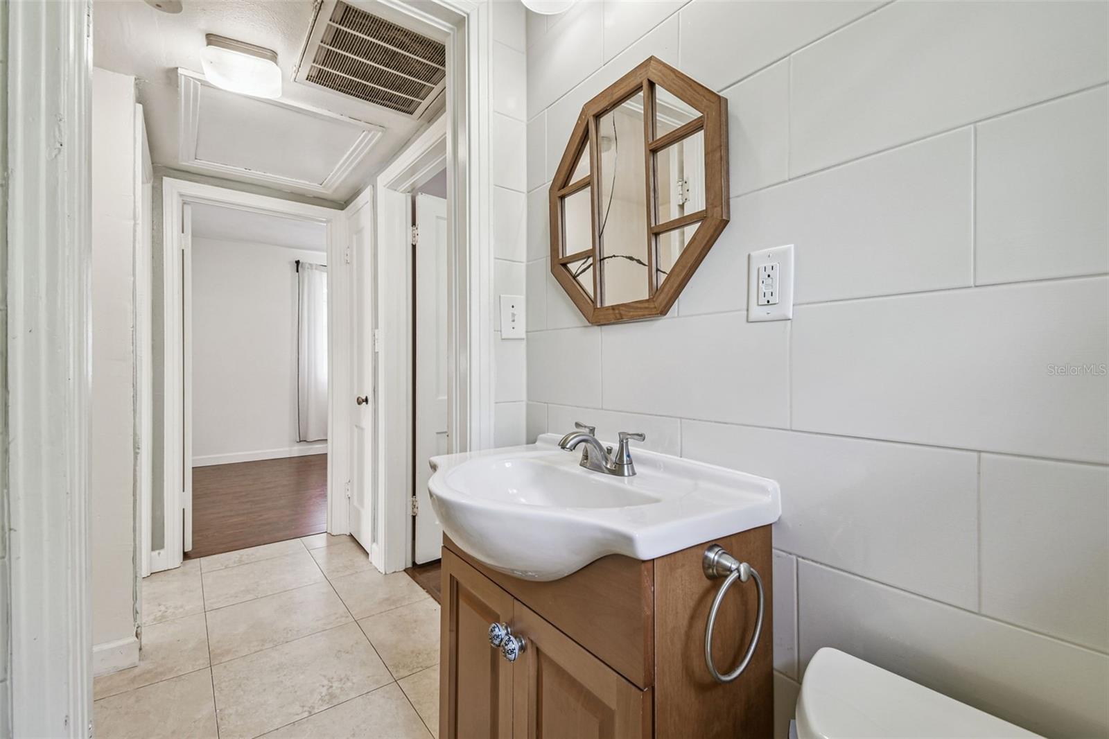 Image 20 of 49 For 1001 Fern Street