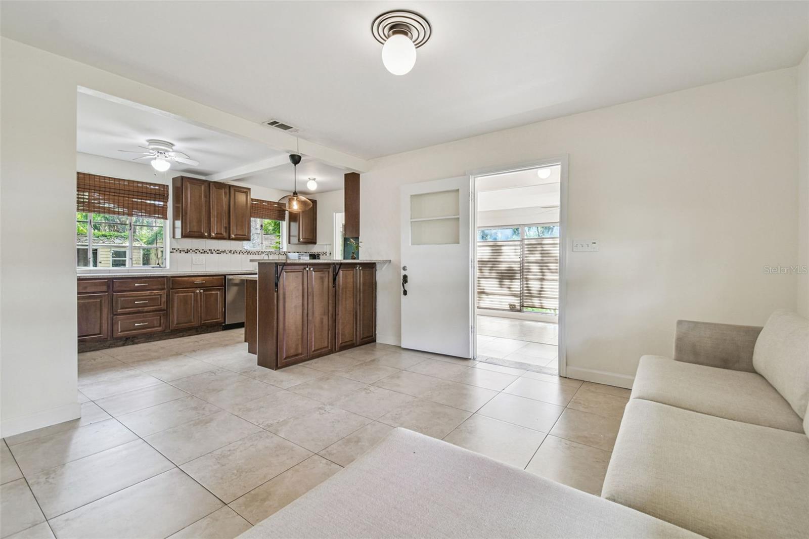 Image 26 of 49 For 1001 Fern Street