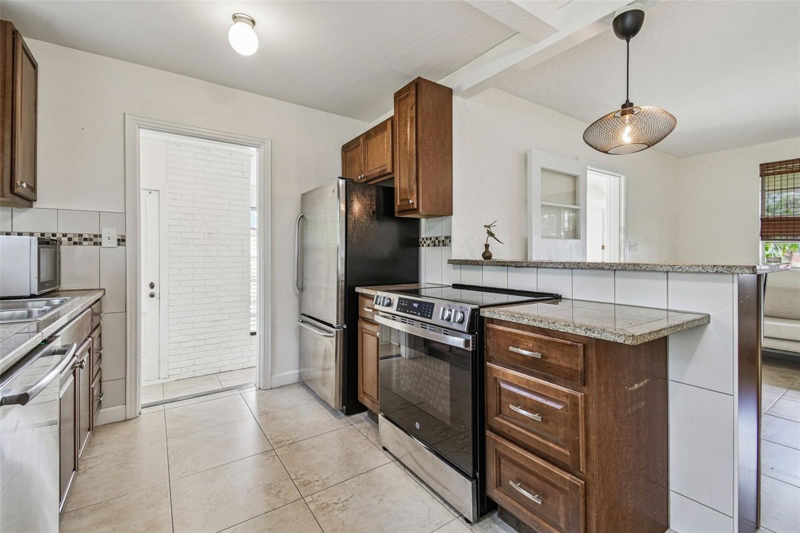 Image 32 of 49 For 1001 Fern Street