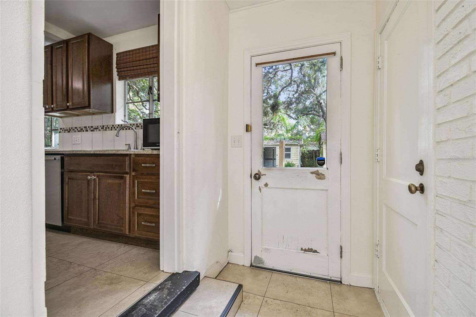 Image 36 of 49 For 1001 Fern Street