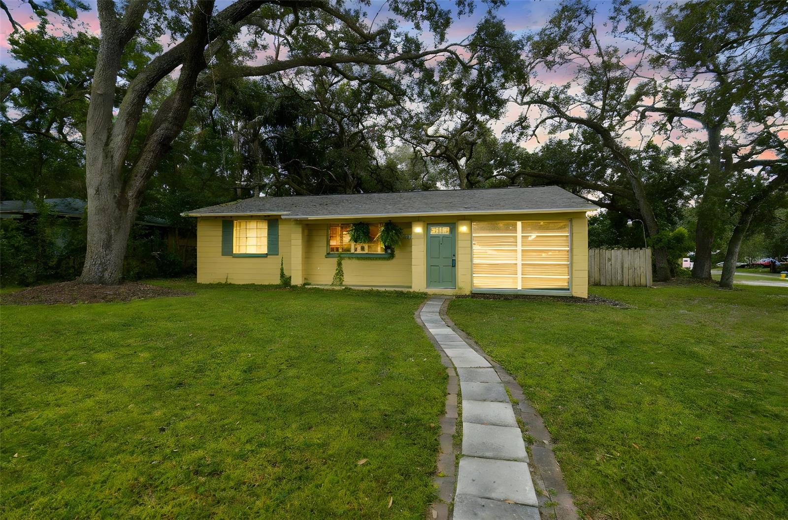 Image 46 of 49 For 1001 Fern Street