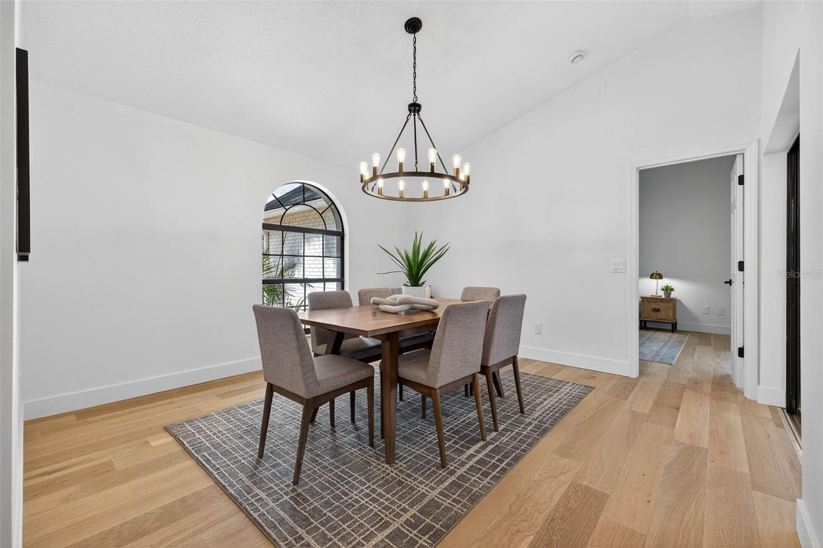 Image 21 of 39 For 1254 Windsor Way