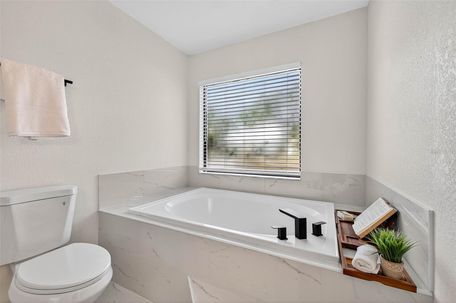 Image 25 of 39 For 1254 Windsor Way