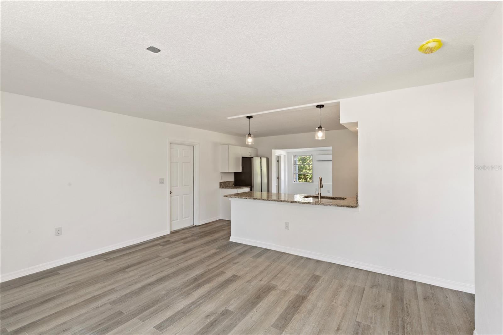 Image 16 of 40 For 4905 Largo Terrace