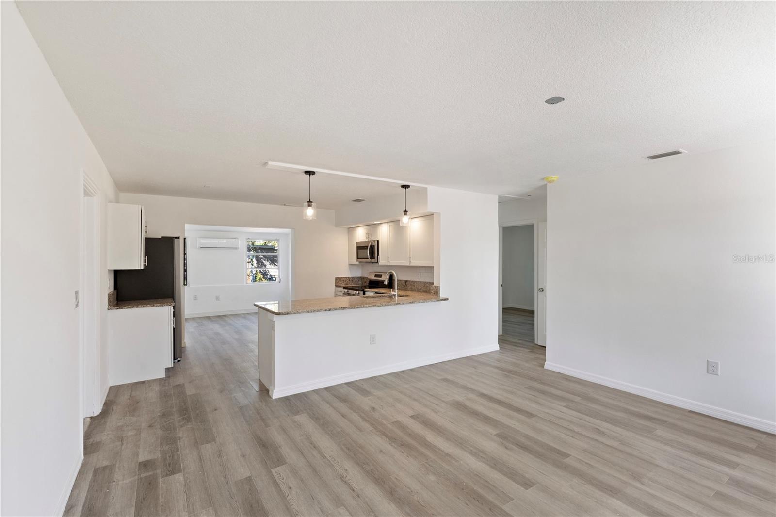 Image 17 of 40 For 4905 Largo Terrace